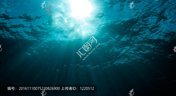 光束穿過水面