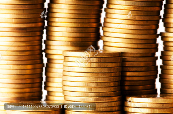 接近金色的硬幣