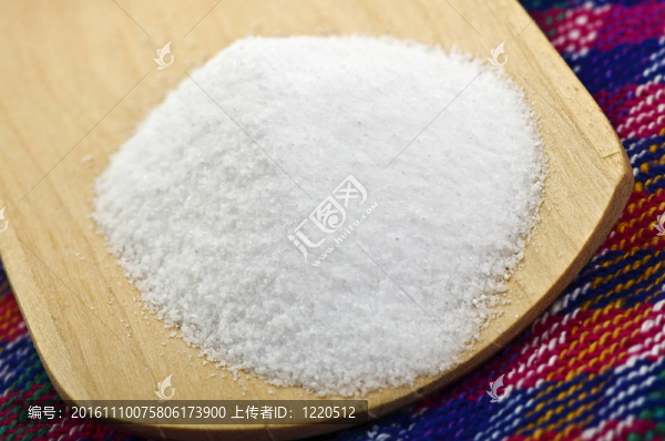 在木頭上的細(xì)鹽
