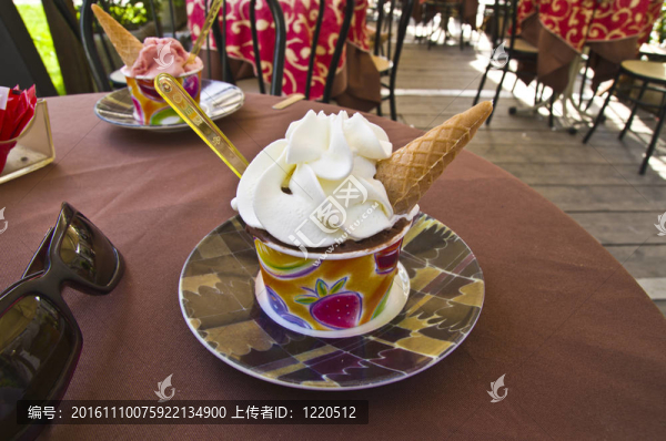 杯子里的冰淇淋
