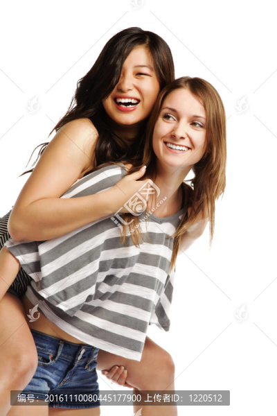 年輕的女人喜歡背著