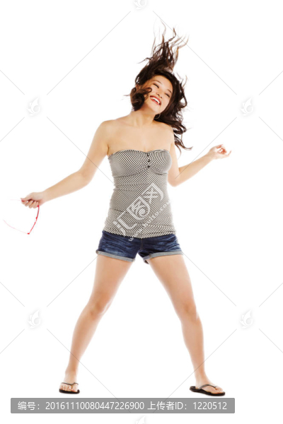 頑皮的亞洲年輕女性，長著美麗的棕色頭發(fā)