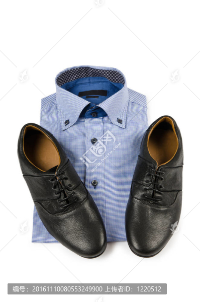 白色的男性服裝