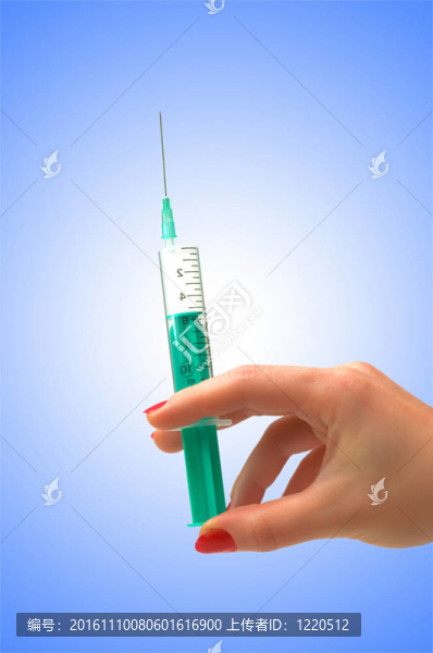 白色的手持注射器