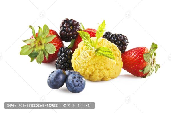 白底水果冰淇淋