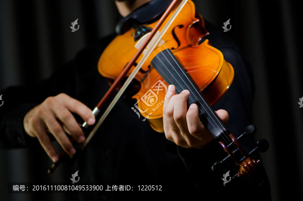 年輕小提琴演奏家