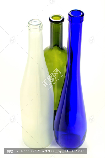 空的酒精飲料玻璃瓶