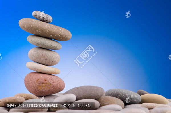 卵石堆積反對(duì)梯度背景