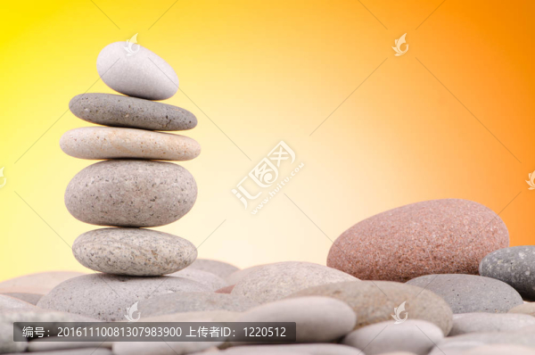 卵石堆積反對(duì)梯度背景