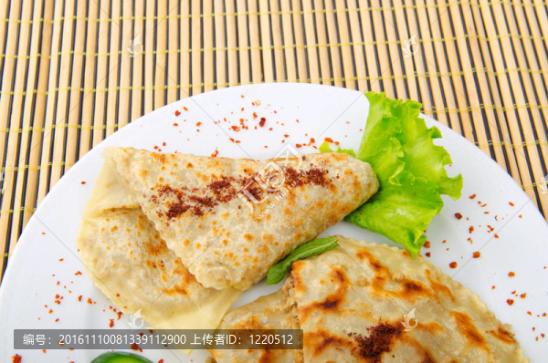 盤子里的美味的煎餅
