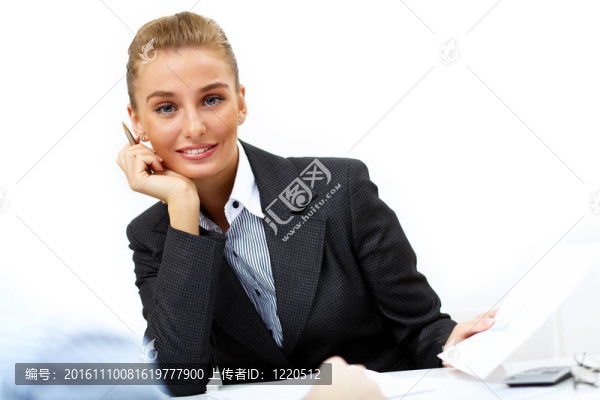 辦公室里的一位女商人的肖像