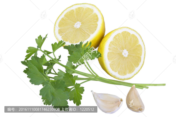 檸檬和香料的白色