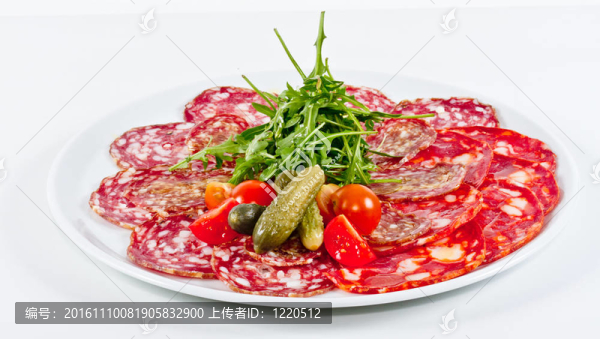 西紅柿什錦香腸；黃瓜和ruccola