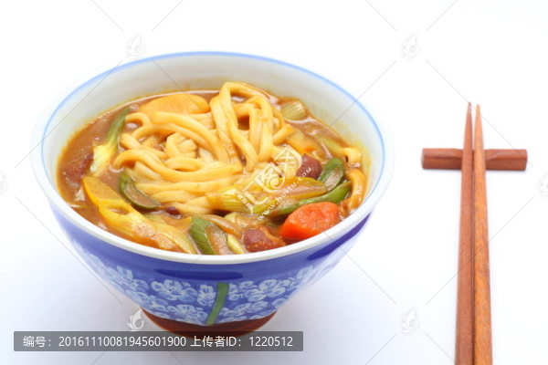 煮咖喱烏冬打頂