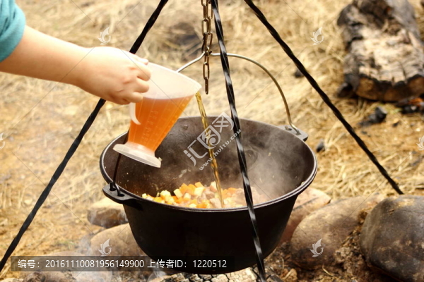 燉小牛肘