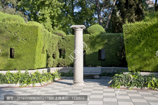柱和花園