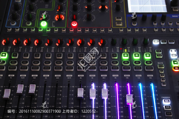 具有操作光的聲音混合器
