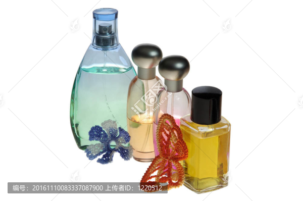 帶有裝飾元素的香水