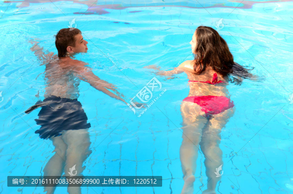 游泳