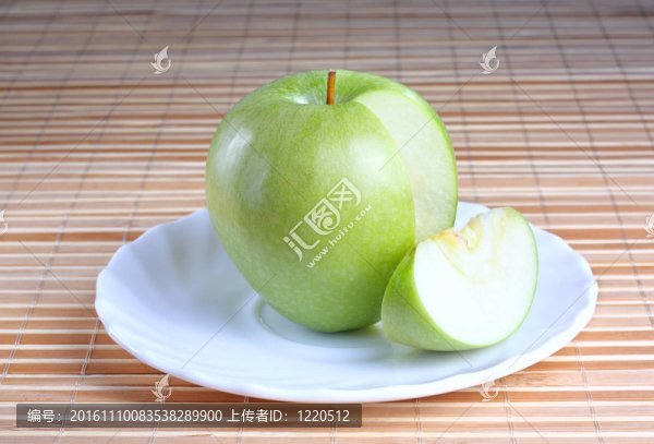 盤子上的蘋果