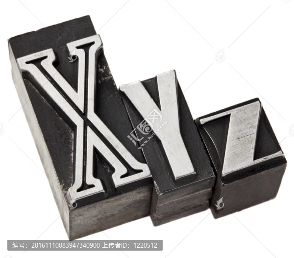 XYZ的字母在金屬型