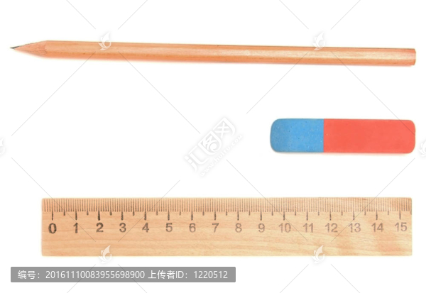 白色背景上的鉛筆和尺子。