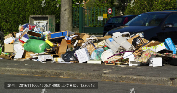 街道上的市政廢物準(zhǔn)備回收