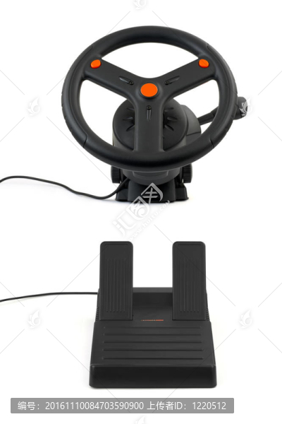電腦方向盤和踏板