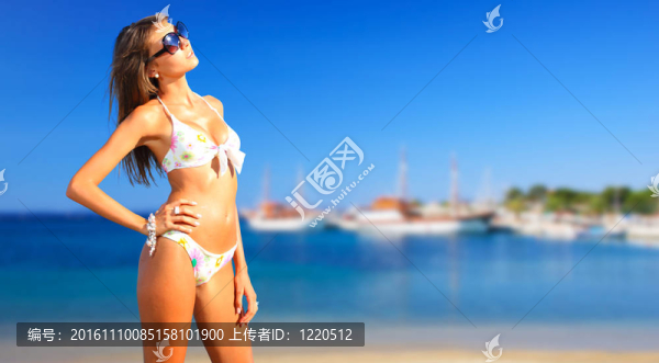 海灘上的女人