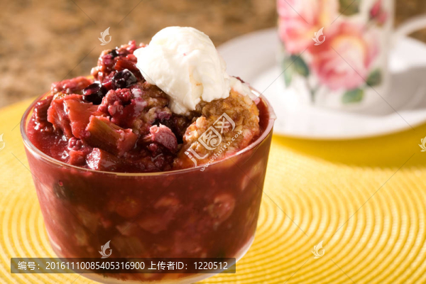 Berry,Cobbler和冰淇淋