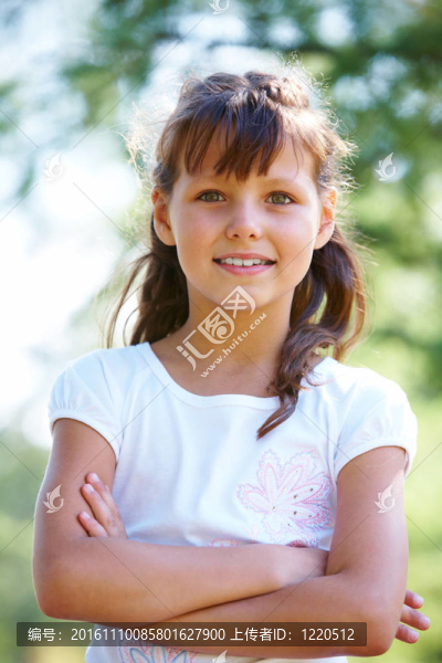 女孩假扮