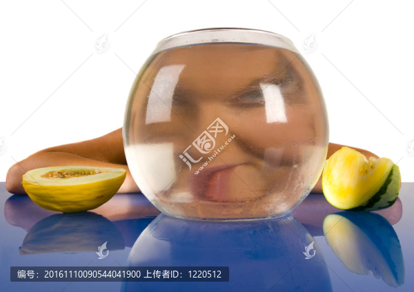 帶水果的年輕女孩