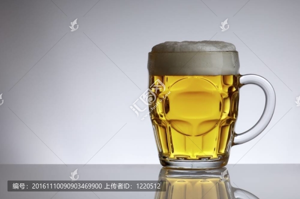 啤酒杯