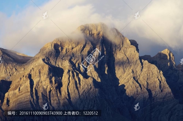 在比利牛斯山的黎明