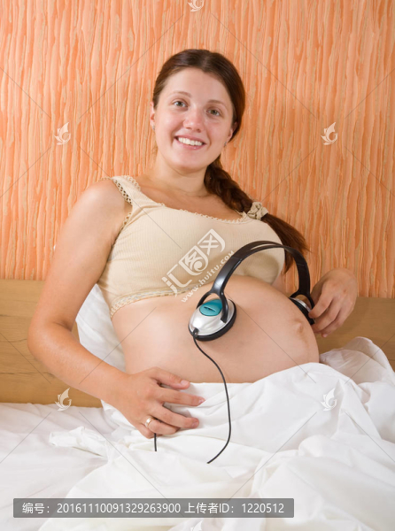孕婦聽音樂