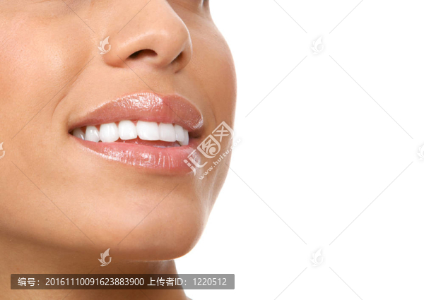 女人的牙齒
