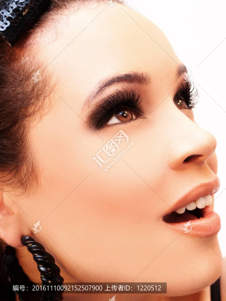 臉的女人