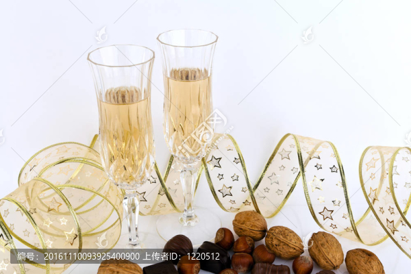 香檳杯。