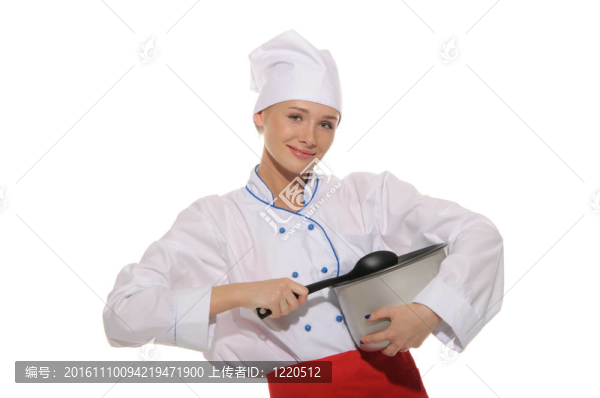 快樂的女人用平底鍋和勺子做飯