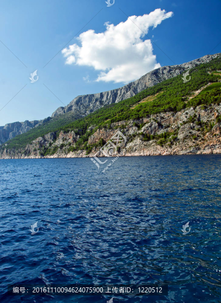在達(dá)爾馬提亞的克羅地亞海岸觀。夏季的一天。