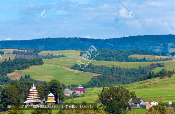 夏天的山村