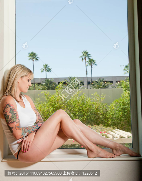 三十多歲的金發(fā)白人女性生活方式的吸引力