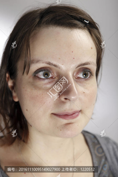 一個(gè)年輕女人的肖像
