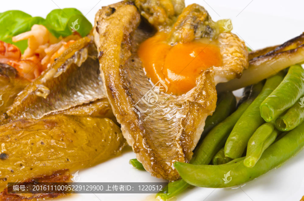 該烤海鮮和四季豆