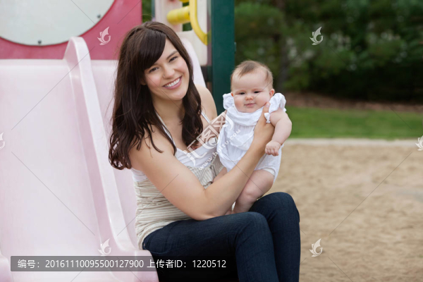 母親和她可愛(ài)的女兒