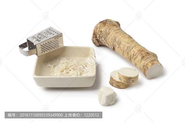 辣根和磨碎