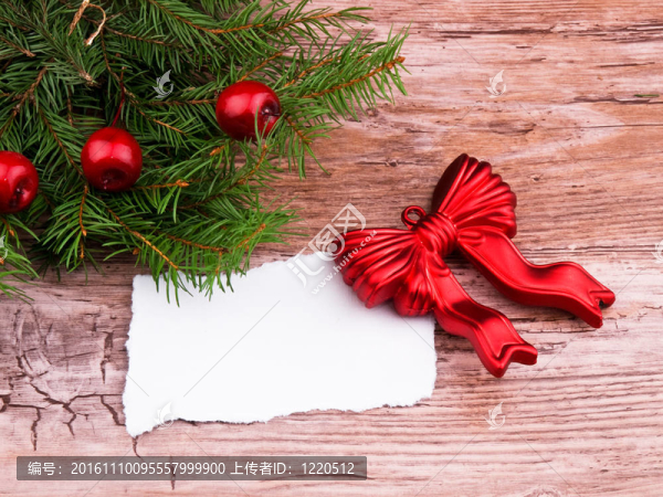 紅色的圣誕花環(huán)