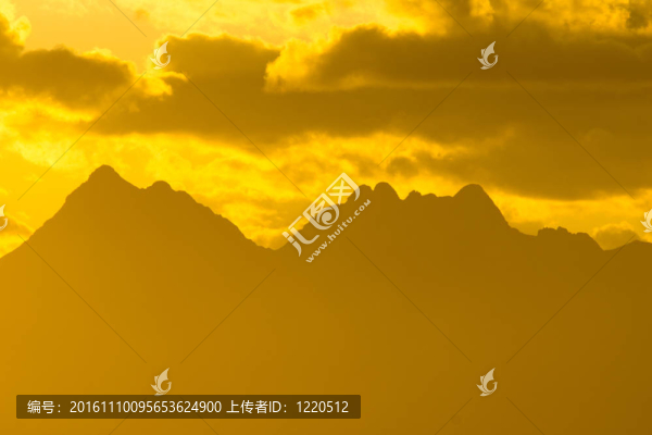 天空和云彩