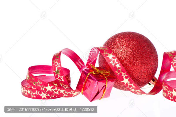 帶色帶的紅色圣誕球