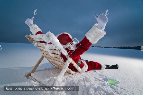 Santa享受日光浴浴床
